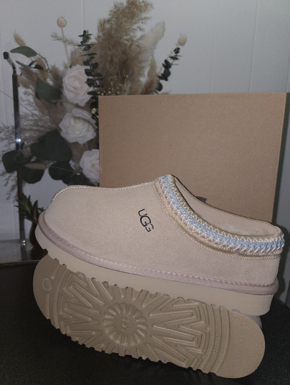 UGG Beige Cream Suede Slip-On Shearling Mule Size 8 - Picture 2 of 3